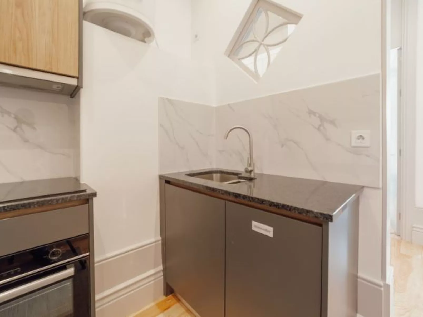 HEART OF PORTO APARTMENT D by VACATIONY - Inside