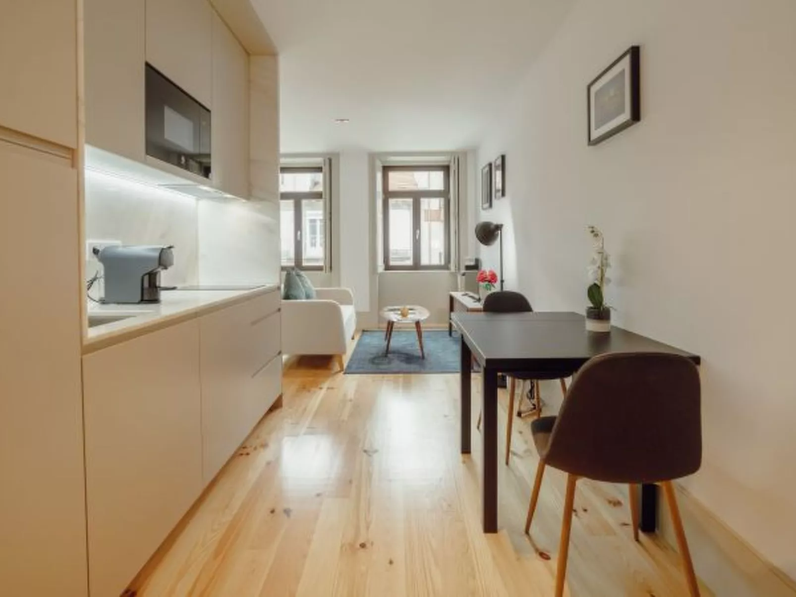 LEGACY OPORTO DESIGN APARTMENT F by VACATIONY - Inside