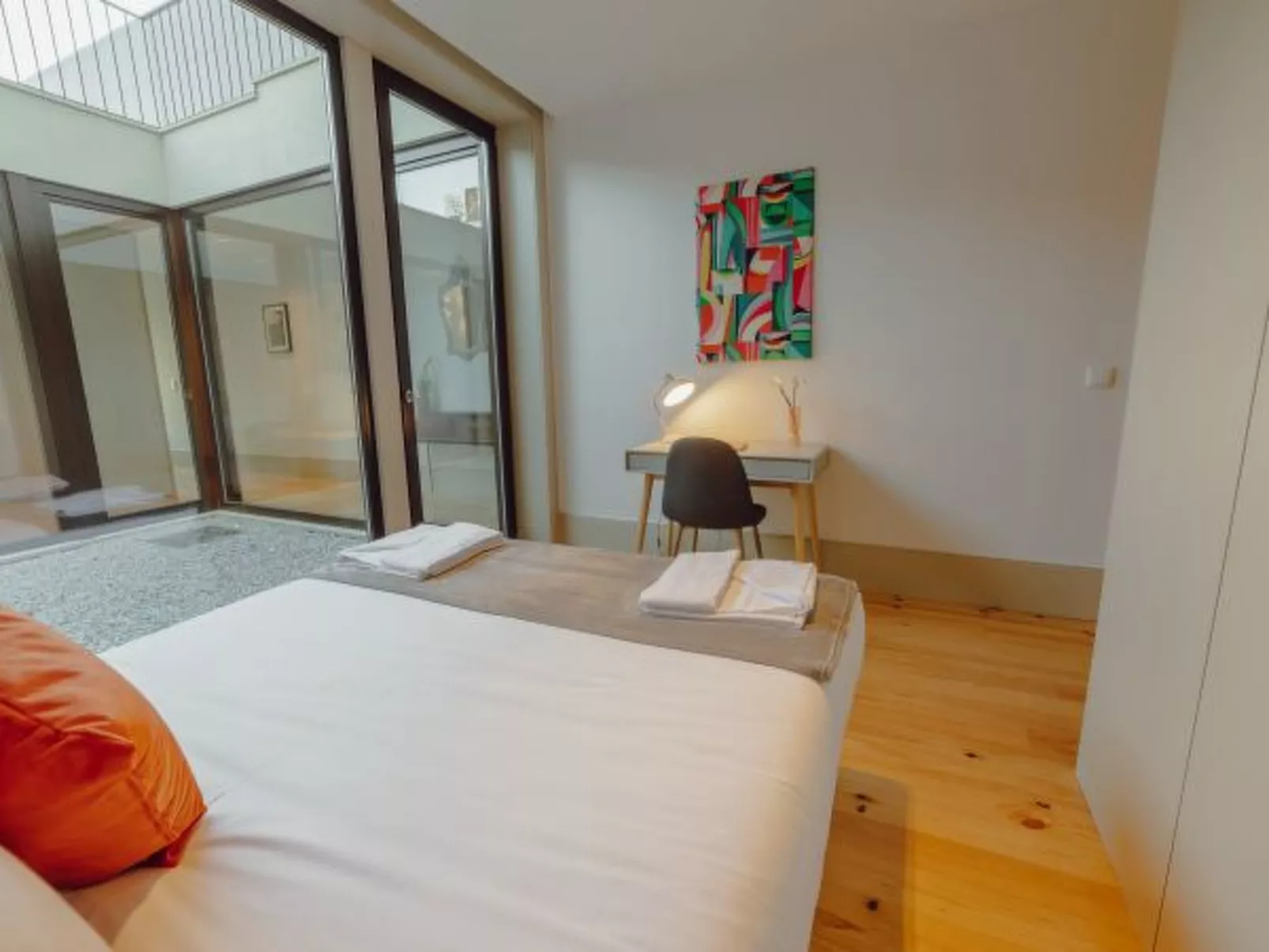 LEGACY OPORTO PREMIUM APARTMENT B by VACATIONY - Inside