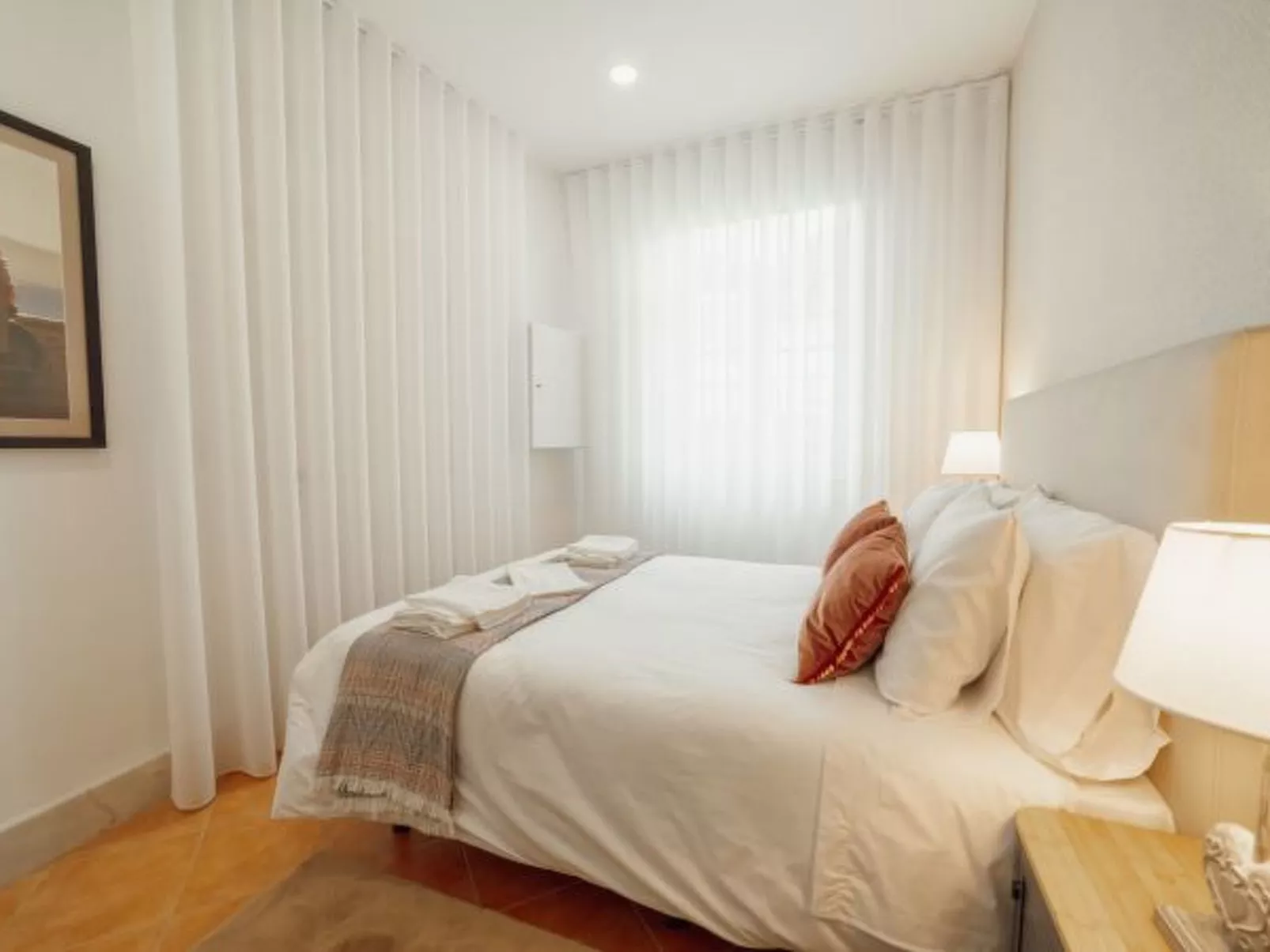 CITY CENTER COMFORT APARTMENT A by VACATIONY - Inside