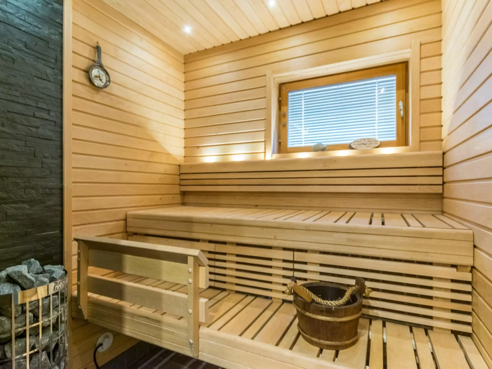 Villa iloinen - Inside