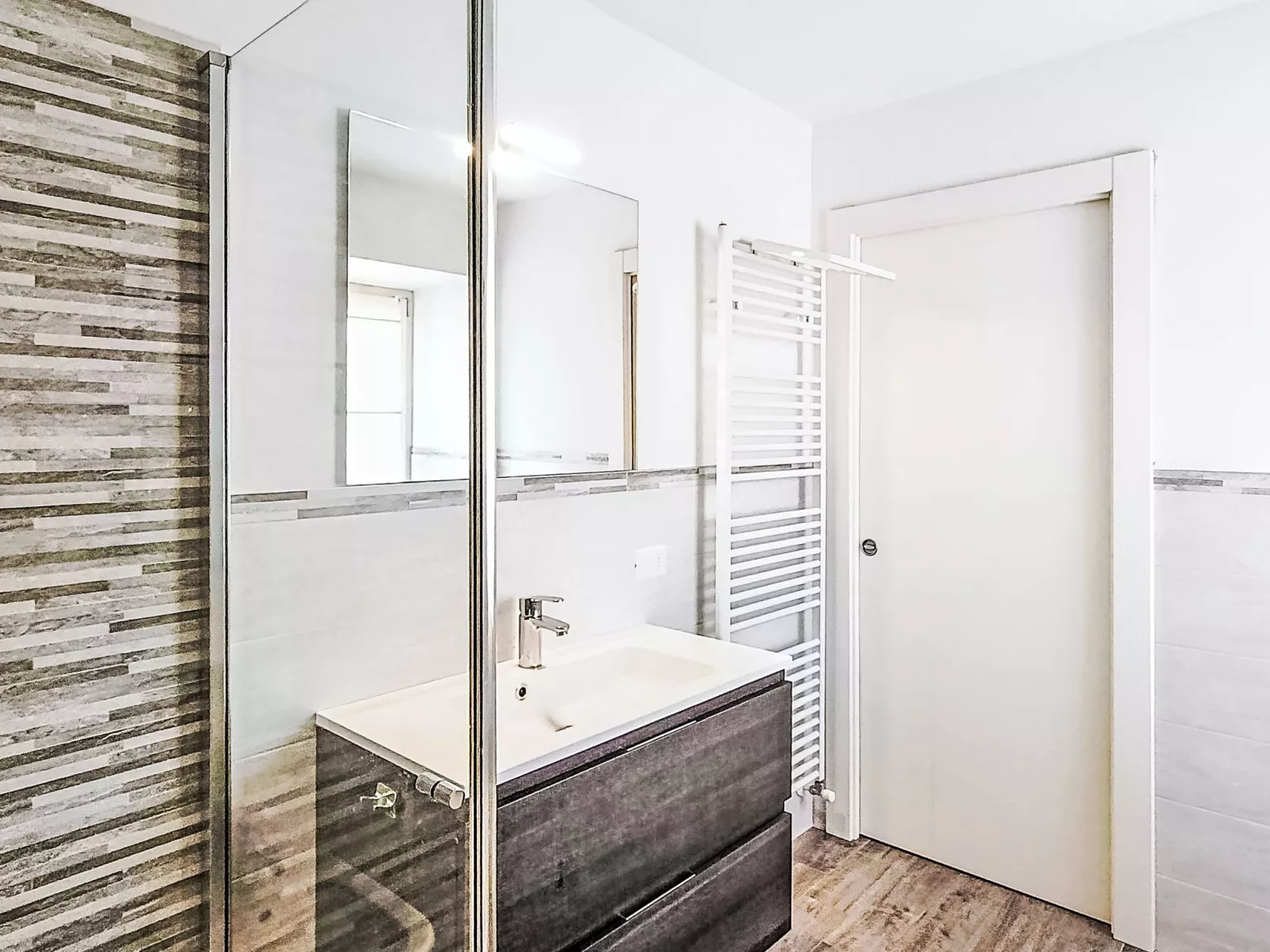 Tra gli Ulivi - Dedans