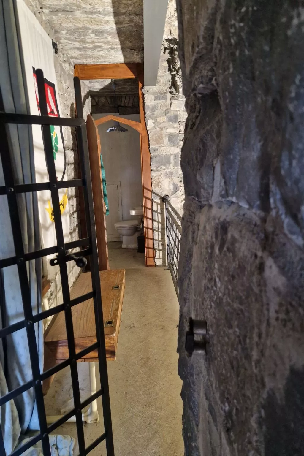 Schloss Ballindooley - Inside