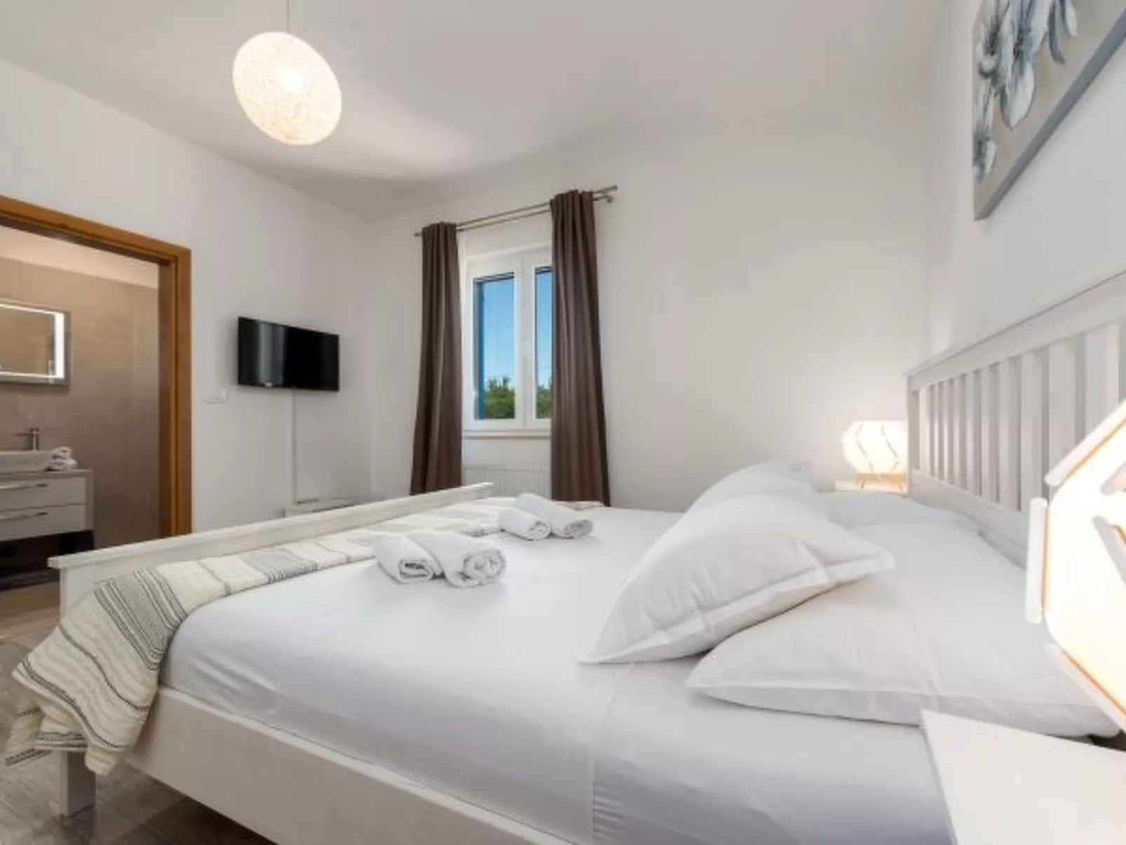 Casa Kamber with pool - Image-tags.info