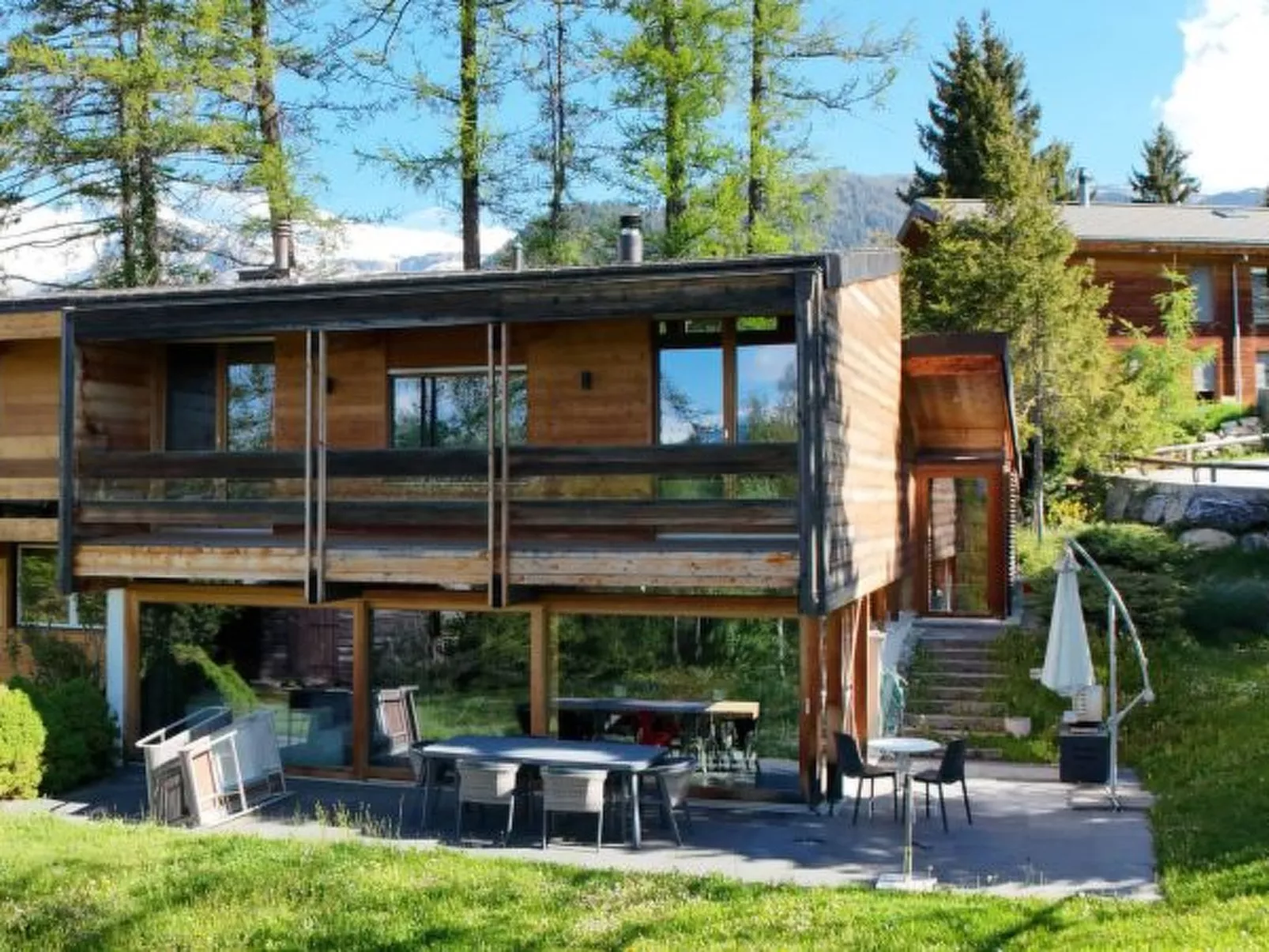 Crans Montana sous les Etoiles - Outside