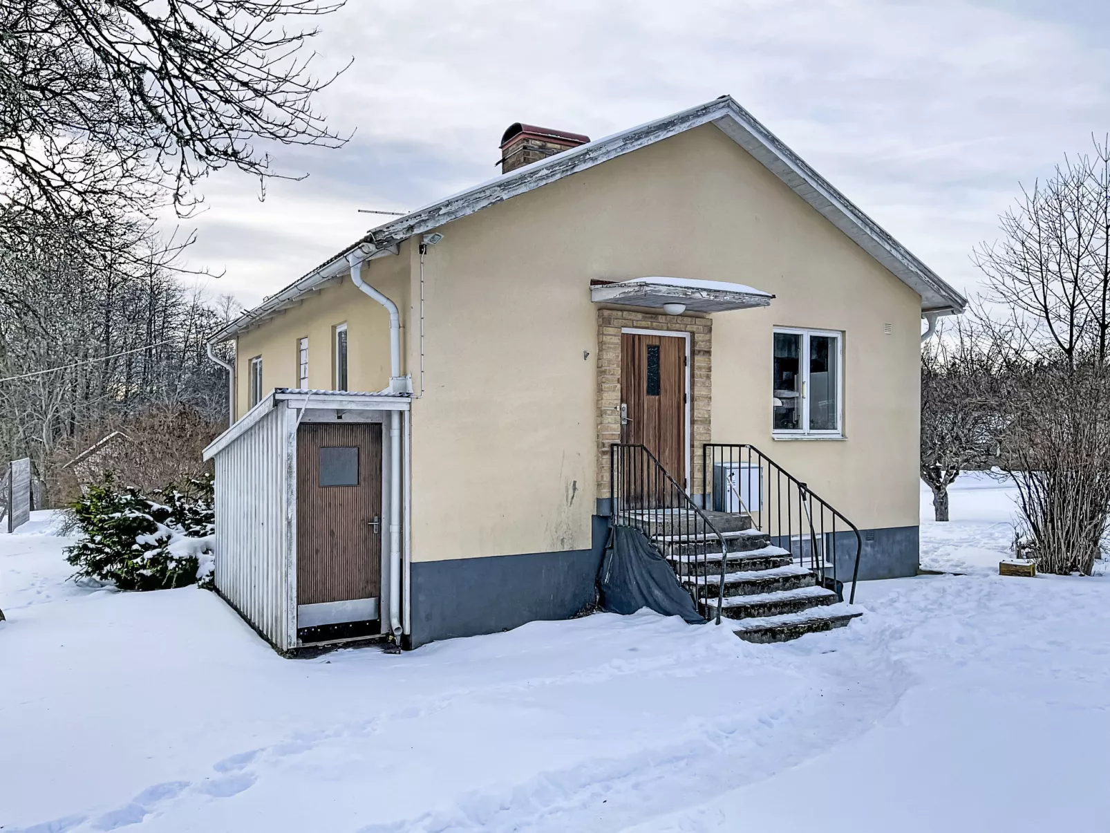 Skolhuset - Draußen