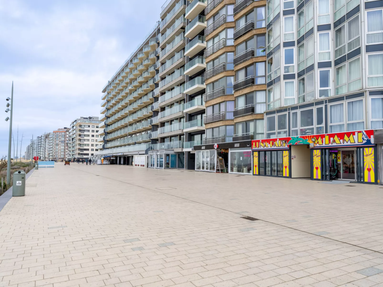 Sea view west - Outside