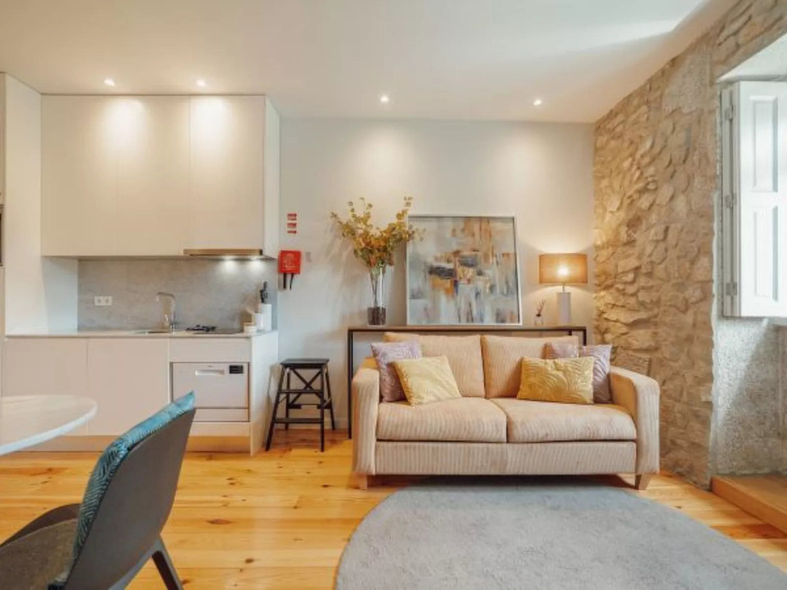 OPORTO POOL APARTMENT by VACATIONY - Inside