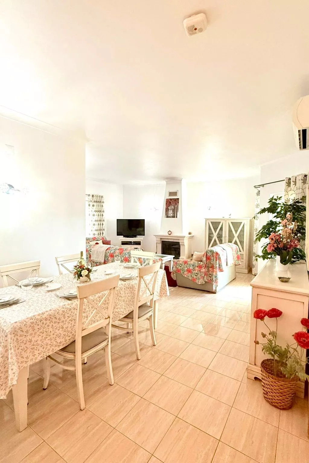 Mit beheiztem Pool - Inside