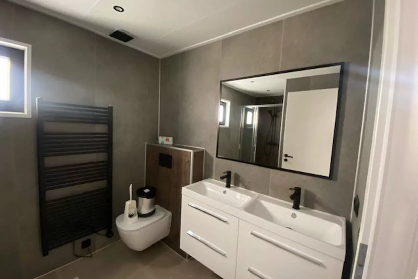 Resort De IJssel Eilanden 4-Bathroom