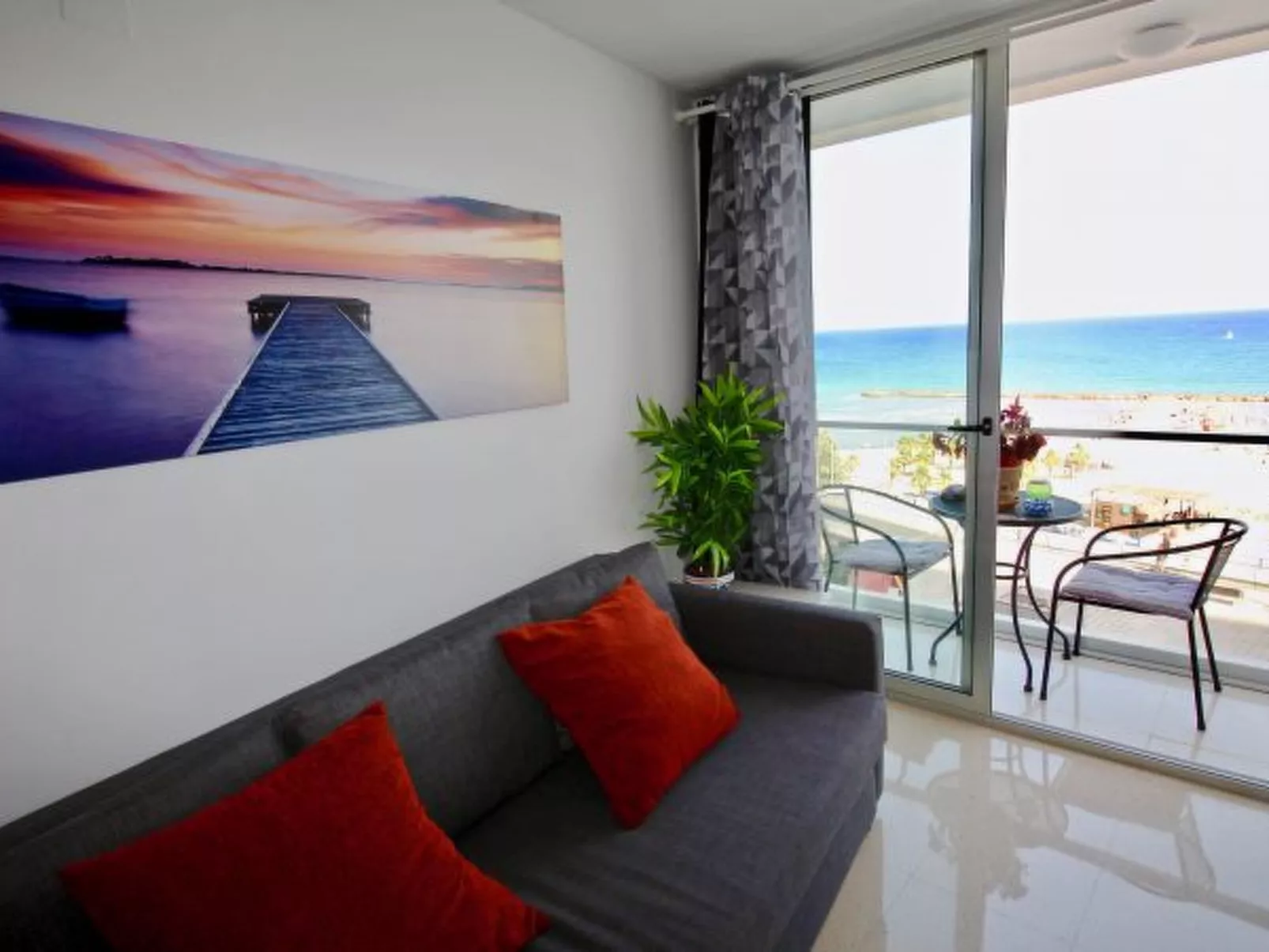 APARTAMENTO POSTIGUET CON BALCON - Dedans