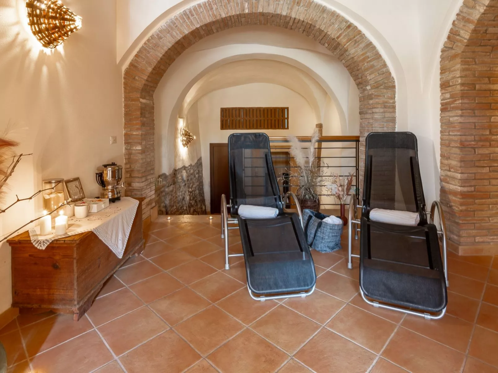 Zimmer mit Bad in einer Einrichtung mit Wellness-Center - Dedans