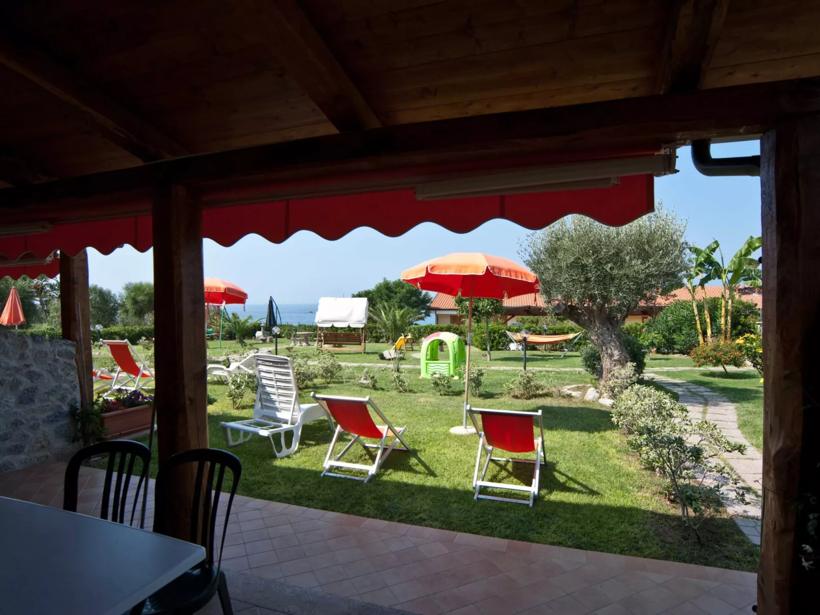 Luxus-Drei-Zimmer-Wohnungen mit großem Garten - Dehors