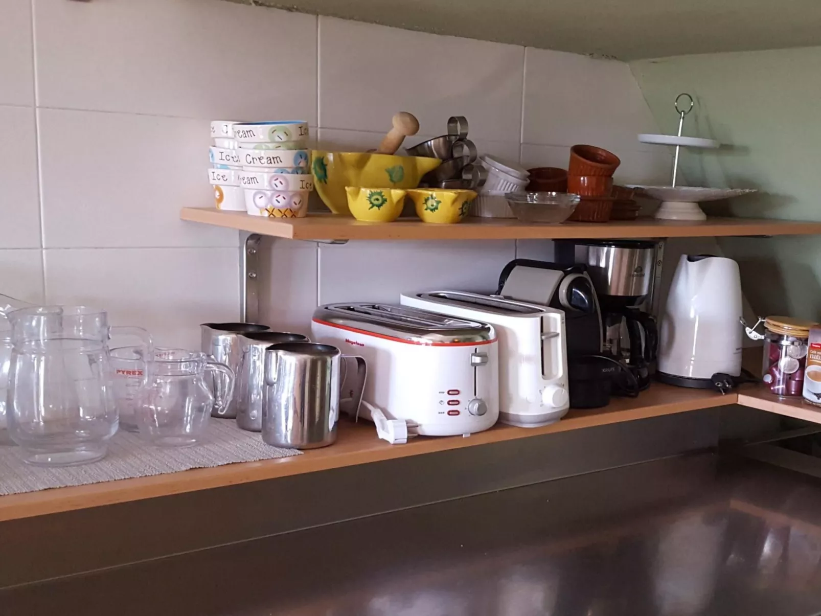 Landhaus, 8 Zimmer mit Bad, Schwimmbad, Tennis - Drinnen