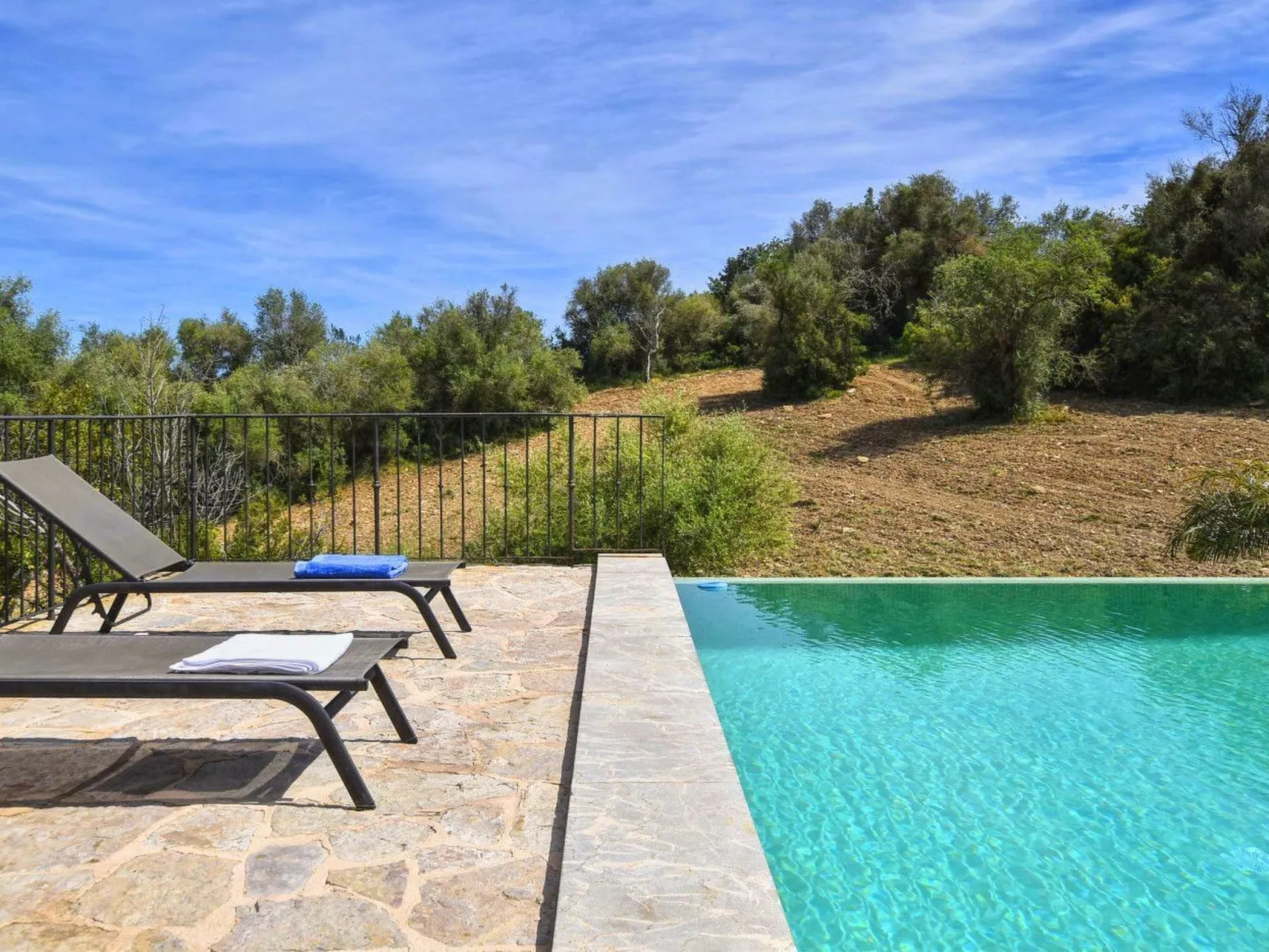 Ferienvilla mit Garten, Grill und Terrasse - Image-tags.info