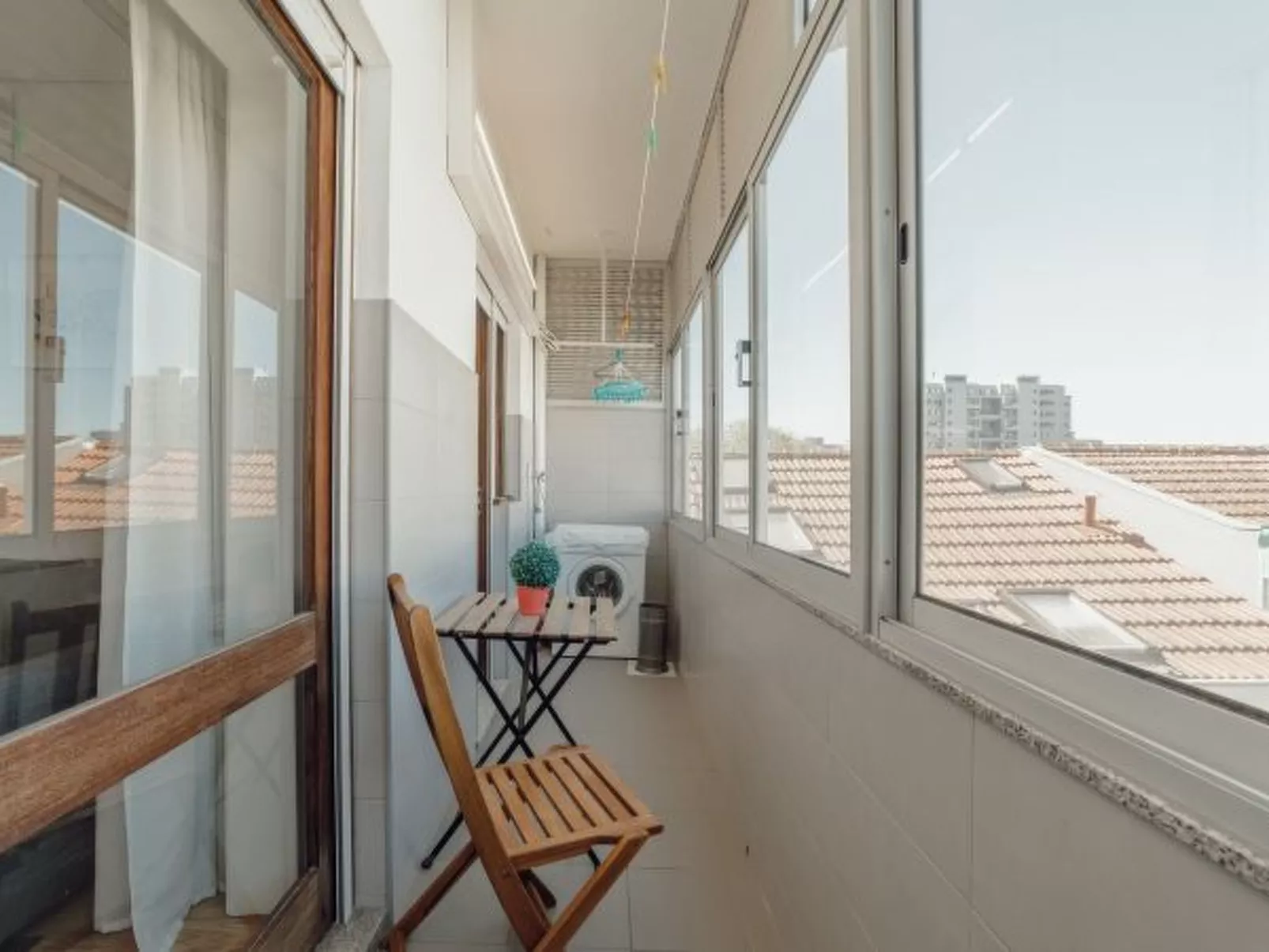 DOWNTOWN DESIGN WITH BALCONY by VACATIONY - Inside