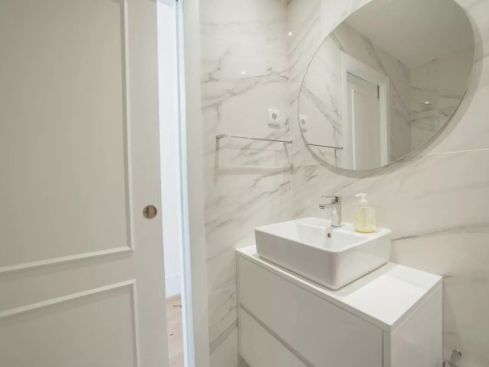 DOWNTOWN PRIME with TERRACE by VACATIONY - Inside