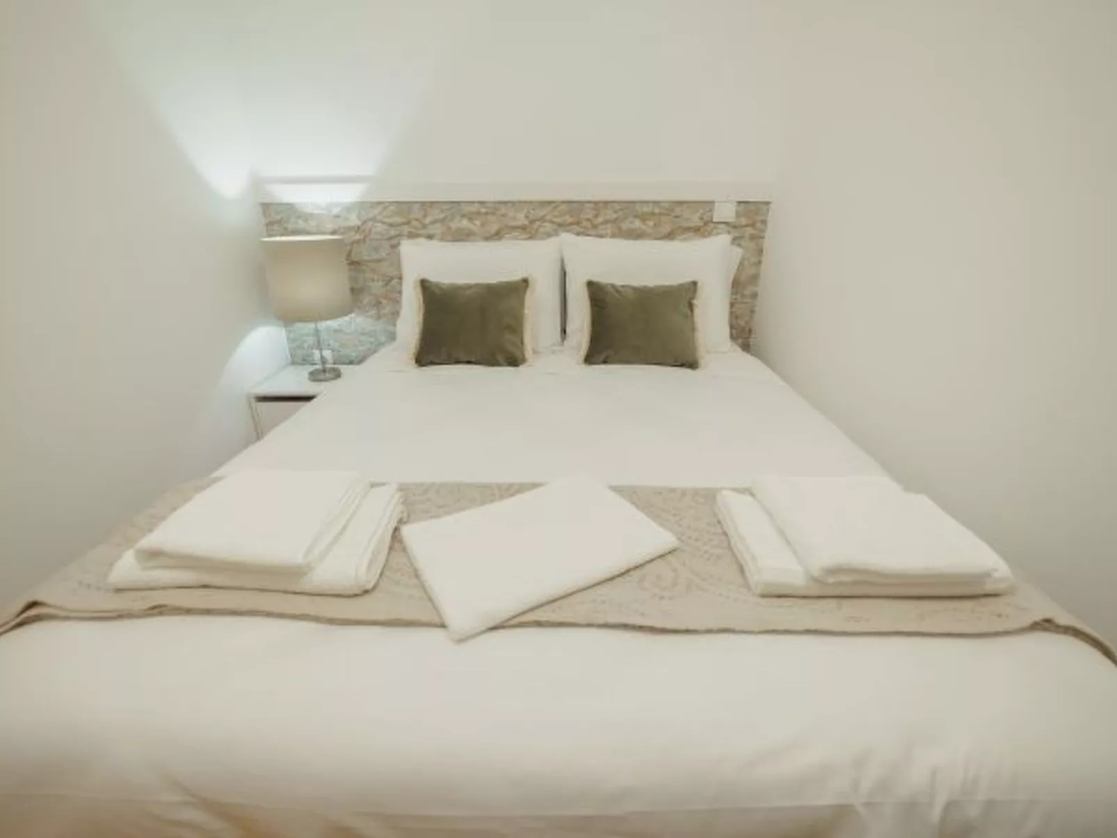 CITY CENTER COMFORT APARTMENT A by VACATIONY - Inside