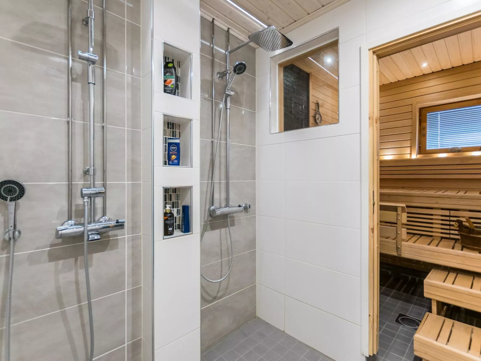 Villa iloinen - Inside