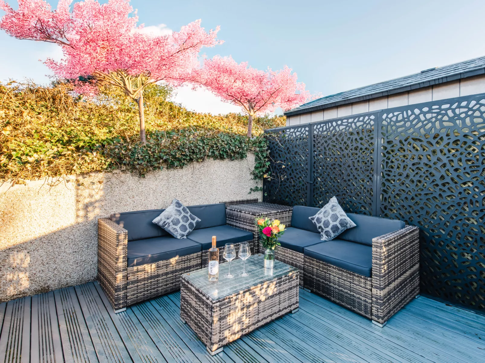 Waters Edge - Inside