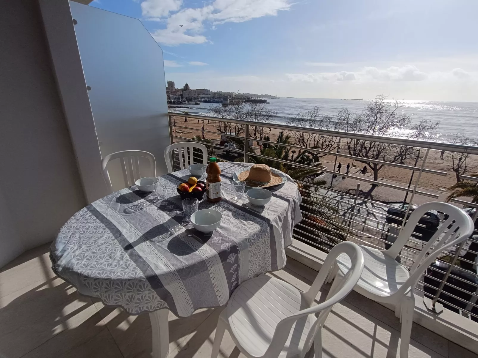 Le Domino - Draußen