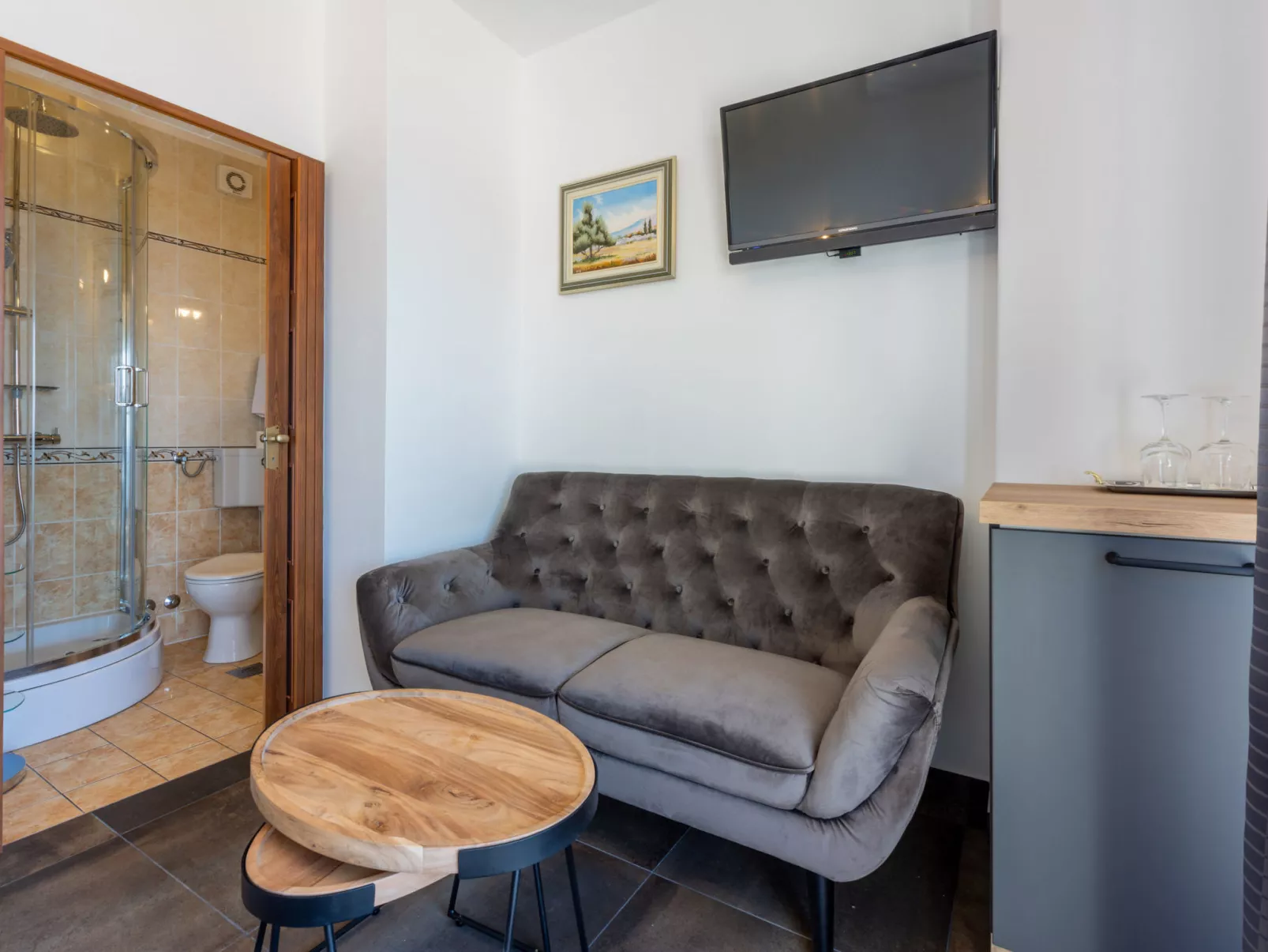 Domino Restaurant 4 / HR-09502-04 - Inside