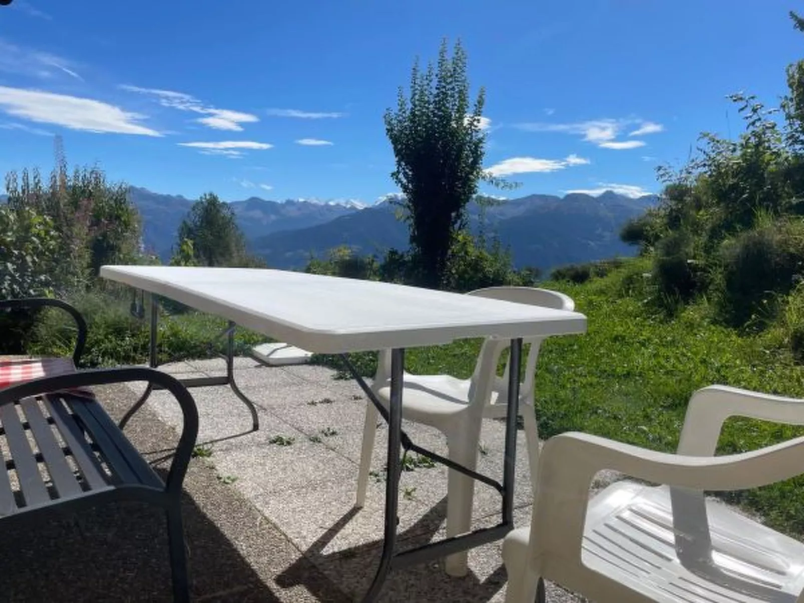 Tiny House facing the Alps - Ski in and out - Outside