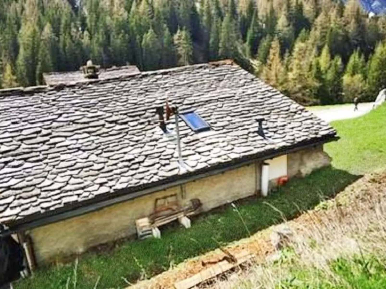 Chalet Le Basset - Family Chalet in the Swiss Alps - Outside