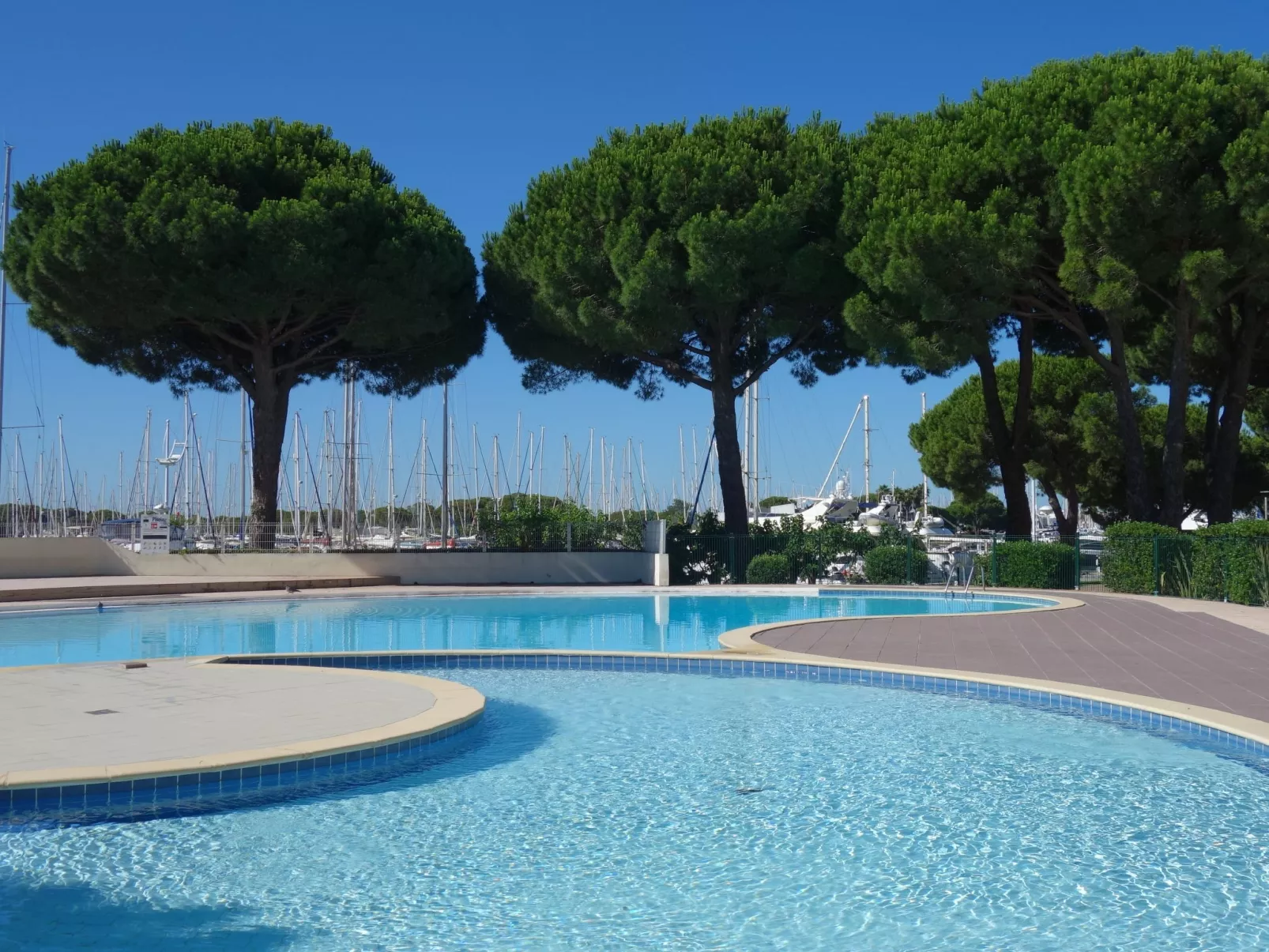 Le Grand Galion - Draußen