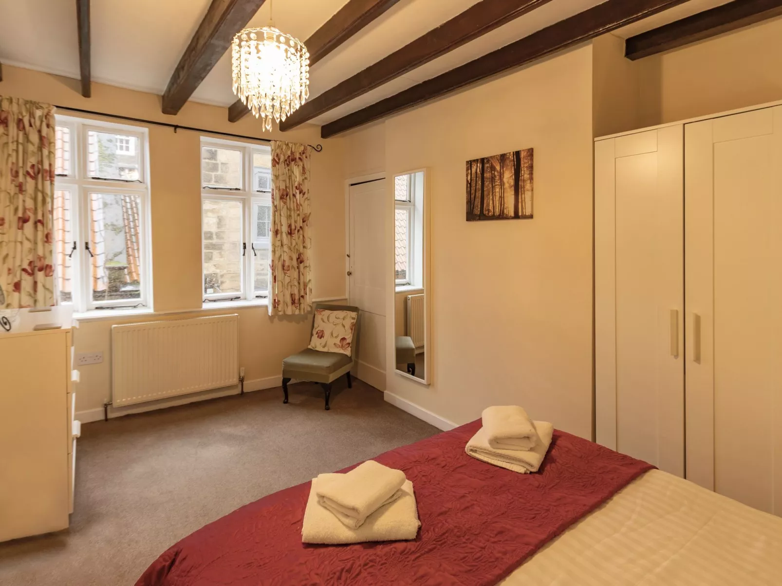 Robins Nest - Inside