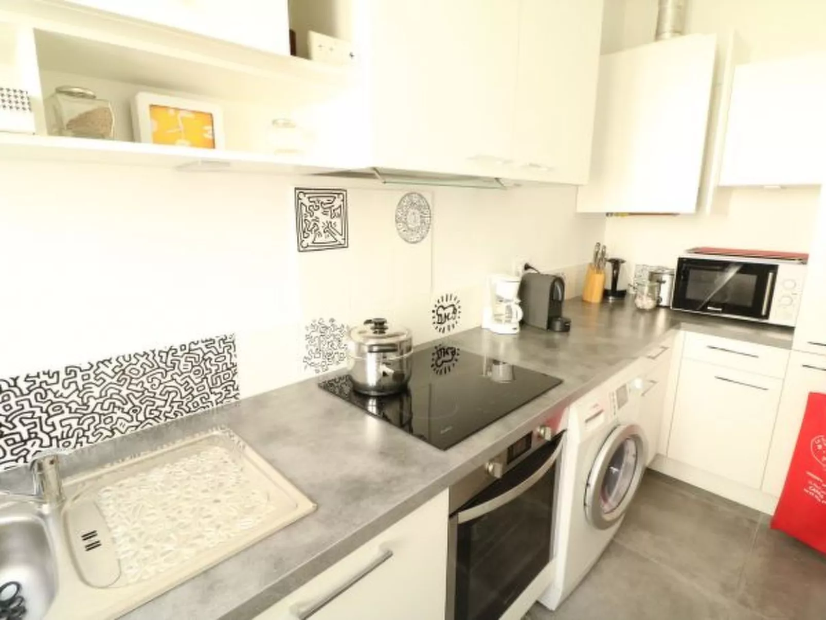 1 bedroom with view on the Old Port 267 - Image-tags.info