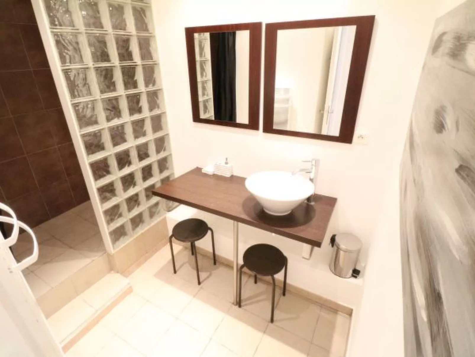 1 bedroom, 2 mins from the Palais. Joffre 263 - Image-tags.info