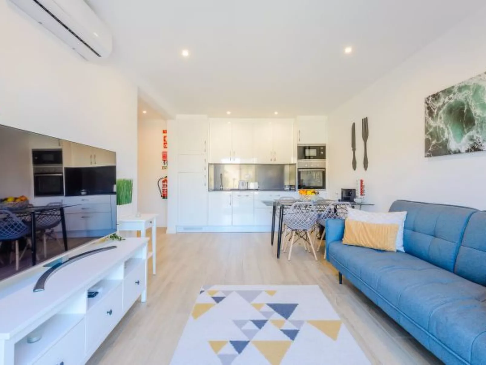 The Little Paradise with Sea Views - Inside