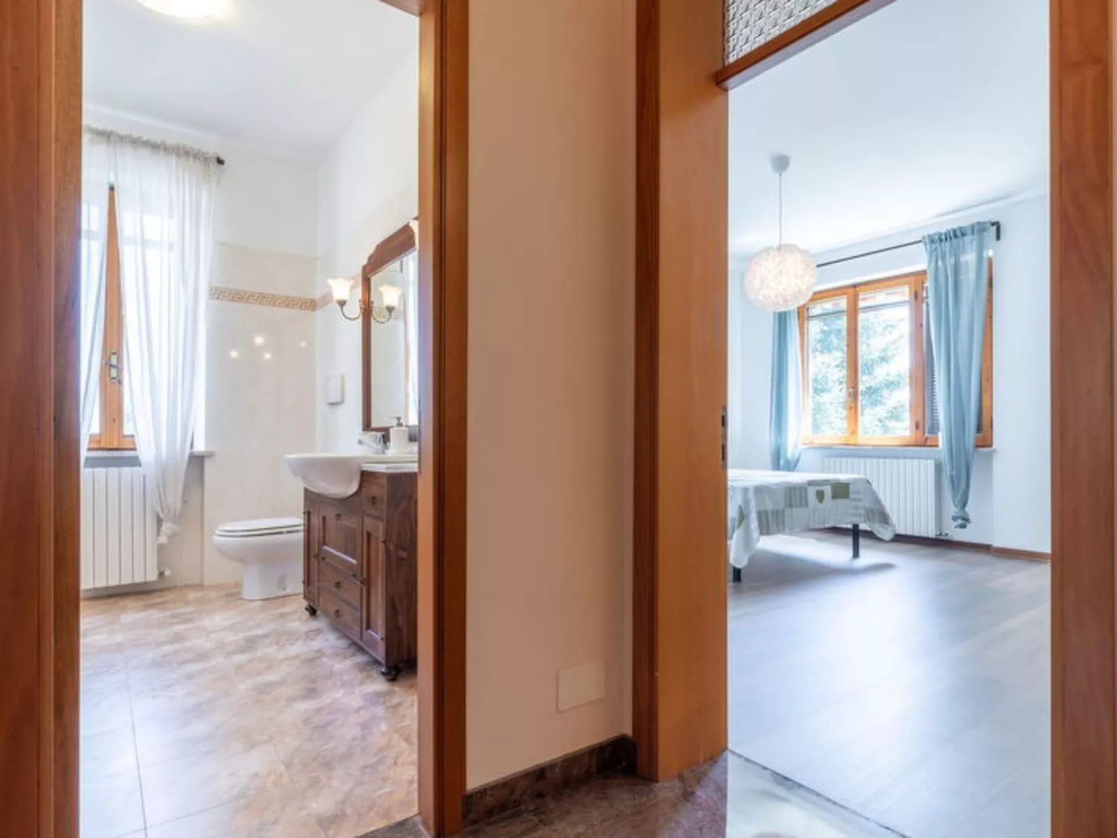 Sunrise Hill Holiday Home - Inside