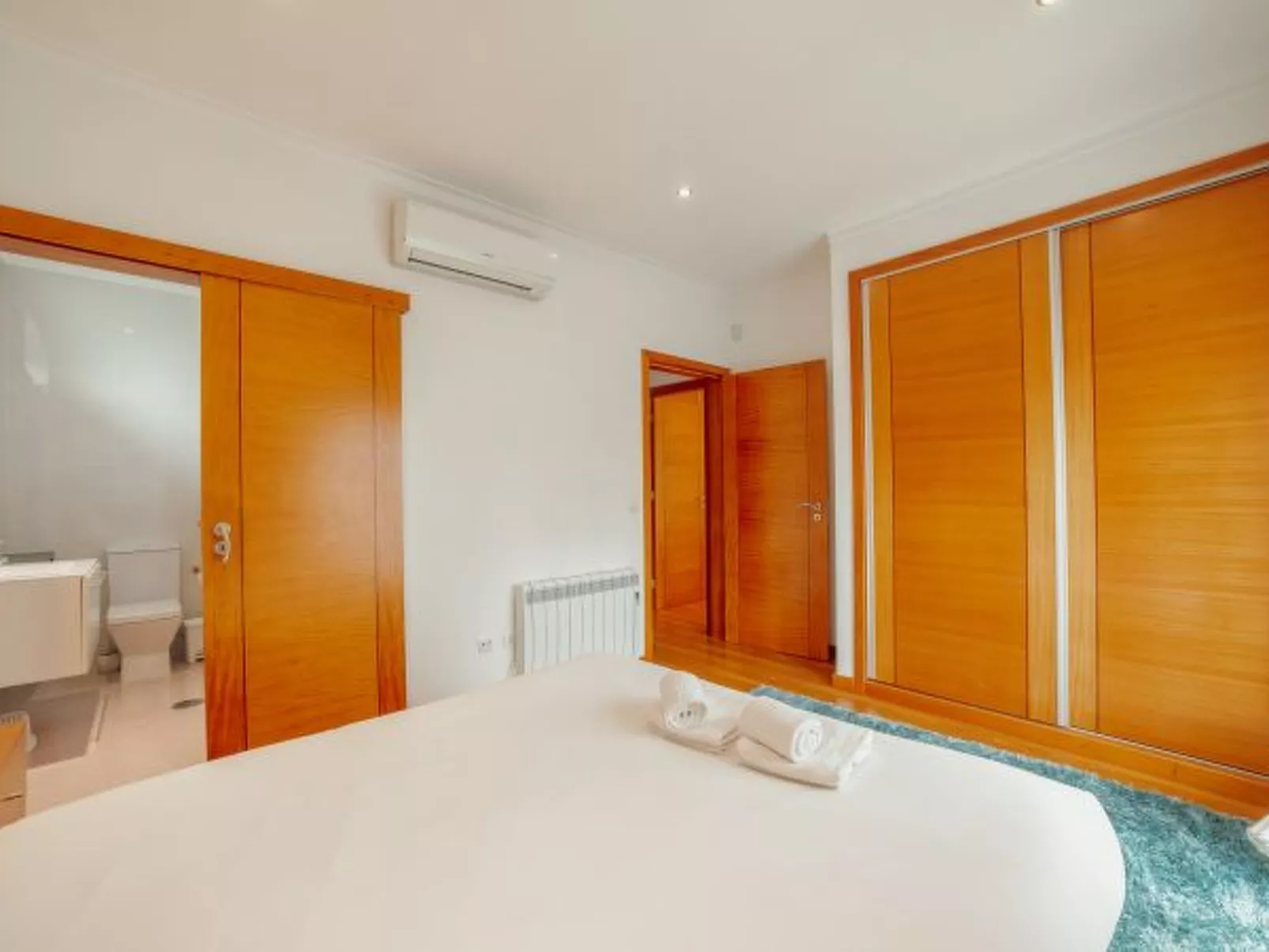 POOL & CINEMA VILLA by VACATIONY - Inside