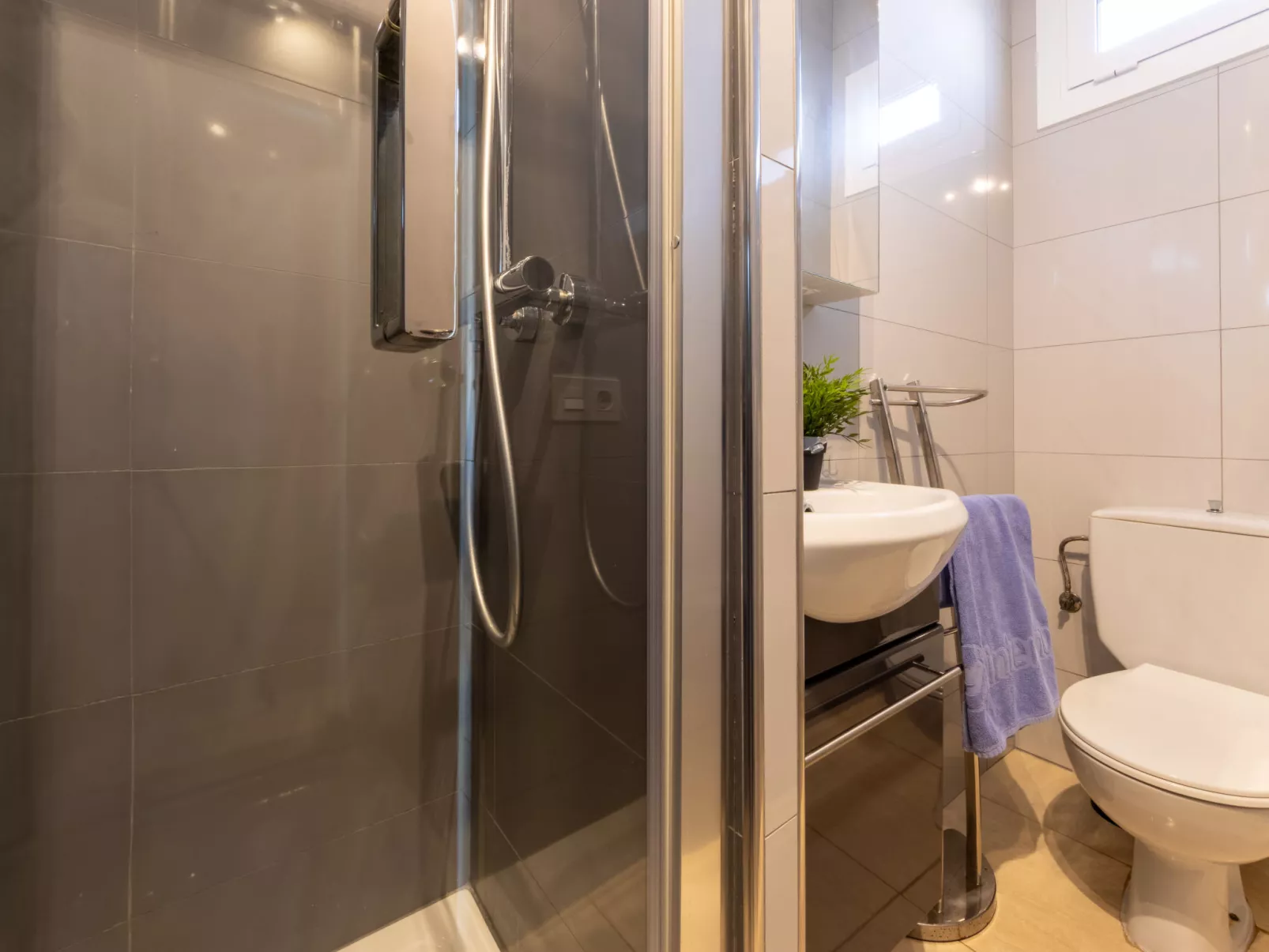 Higini Angles - Inside