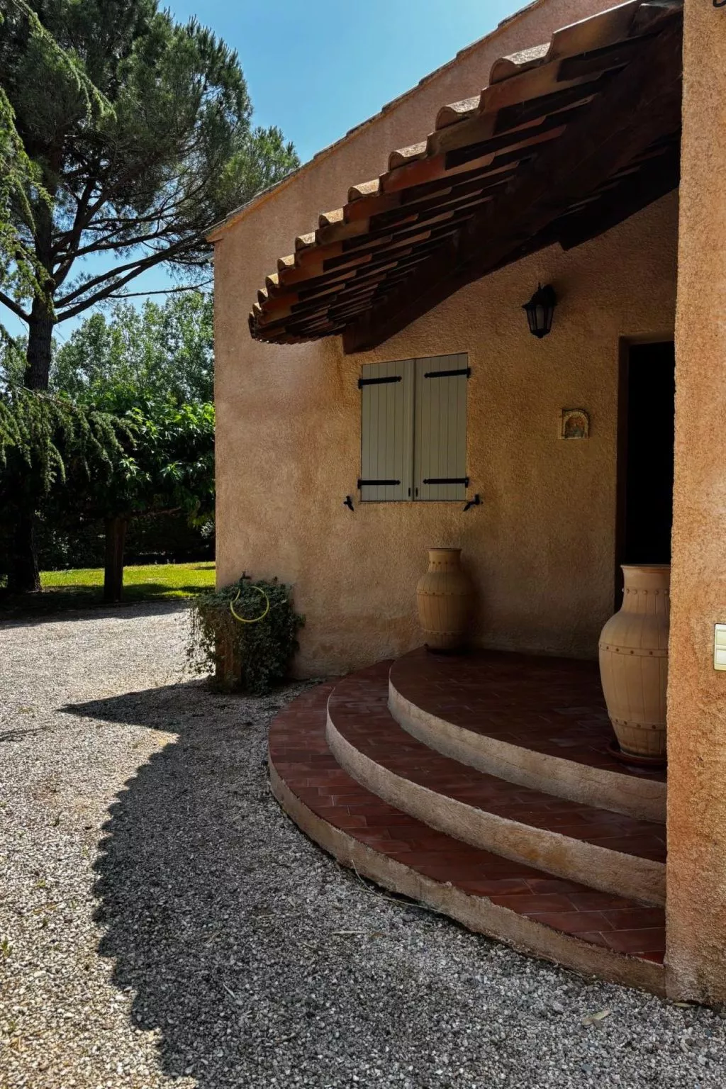 La Maisonnette - Draußen