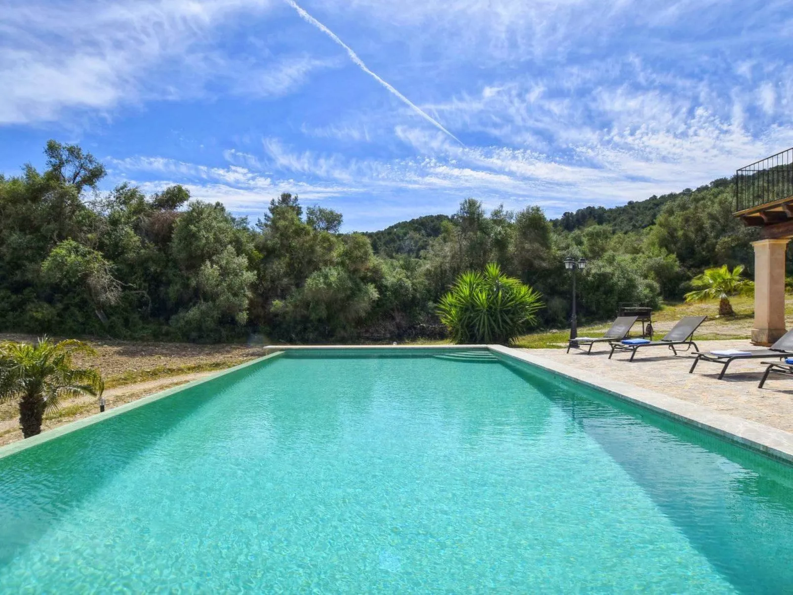 Ferienvilla mit Garten, Grill und Terrasse - Draußen