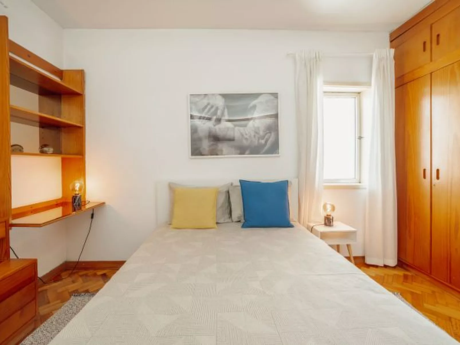 DOWNTOWN CLASSIC WITH TERRACE by VACATIONY - Drinnen