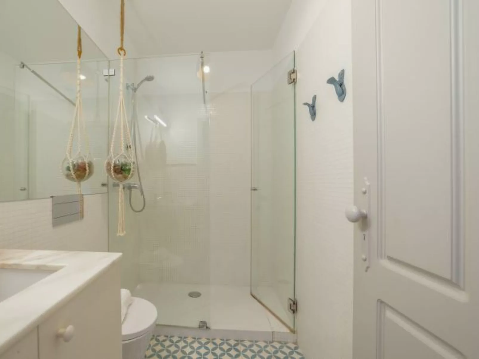 DOWNTOWN MODERN STUDIO with TERRACE by VACATIONY - Drinnen