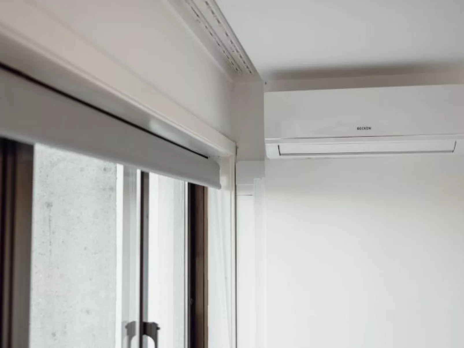 DOWNTOWN STYLISH APARTMENT & GARAGE by VACATIONY - Dedans