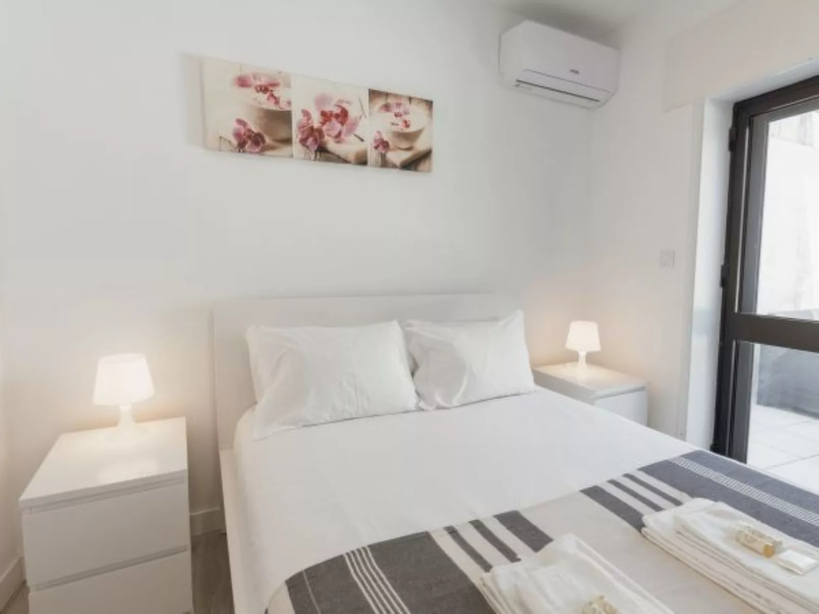 PATEO IN LAPA CITY CENTER by VACATIONY - Inside