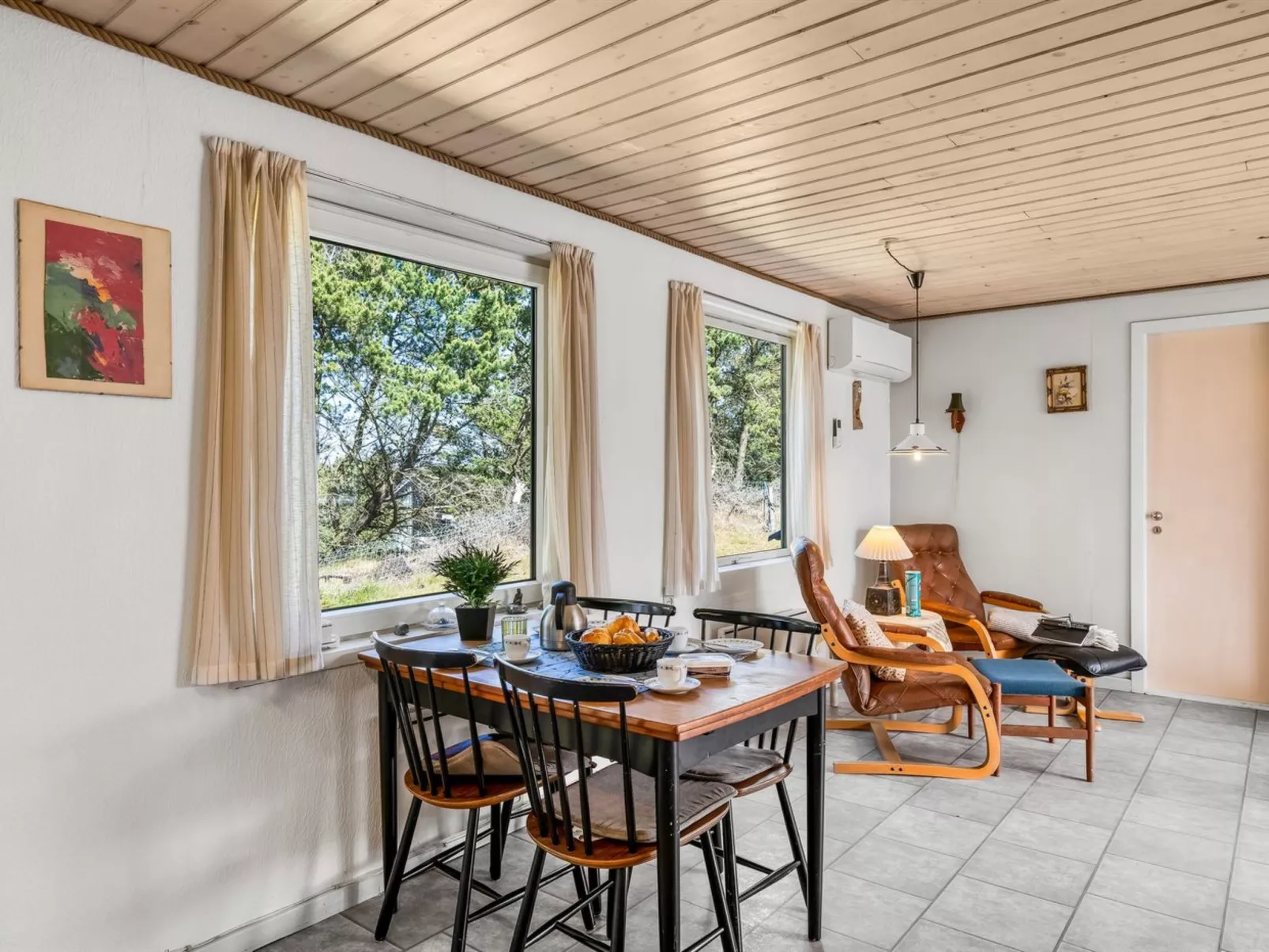 "Jonnhild" - 700m from the sea - Inside