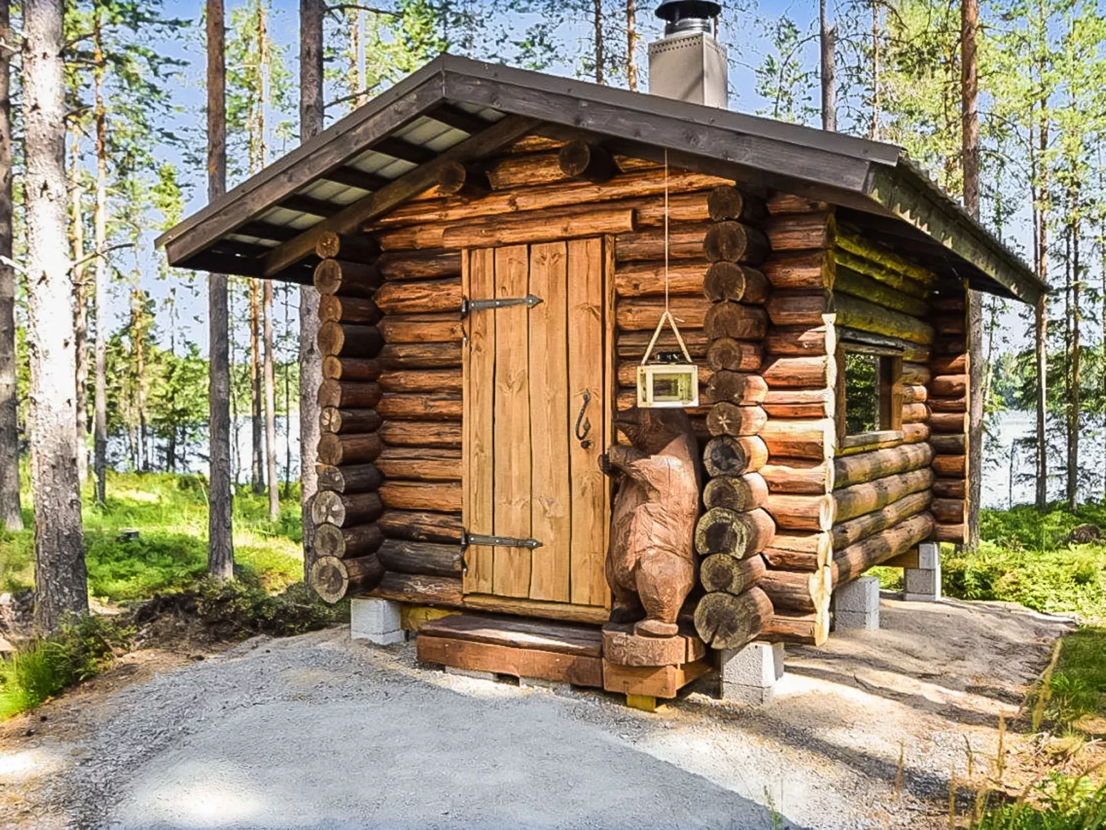 Lepovalkeinen - Drinnen