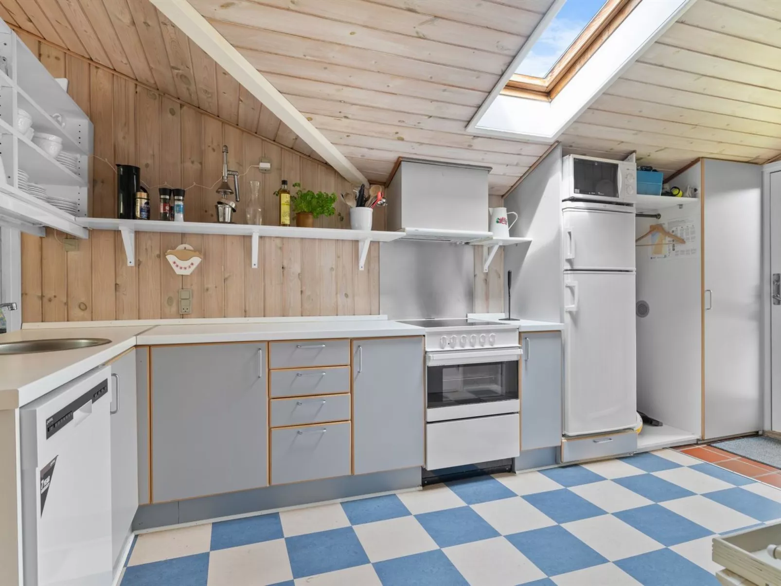 "Binta" - 225m from the sea - Drinnen