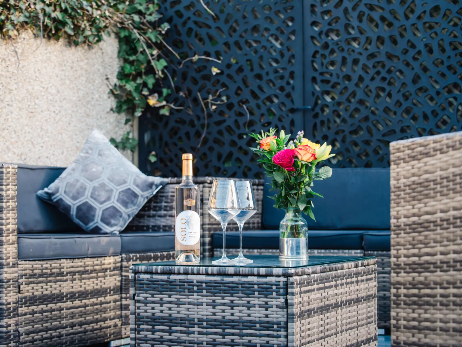 Waters Edge - Inside