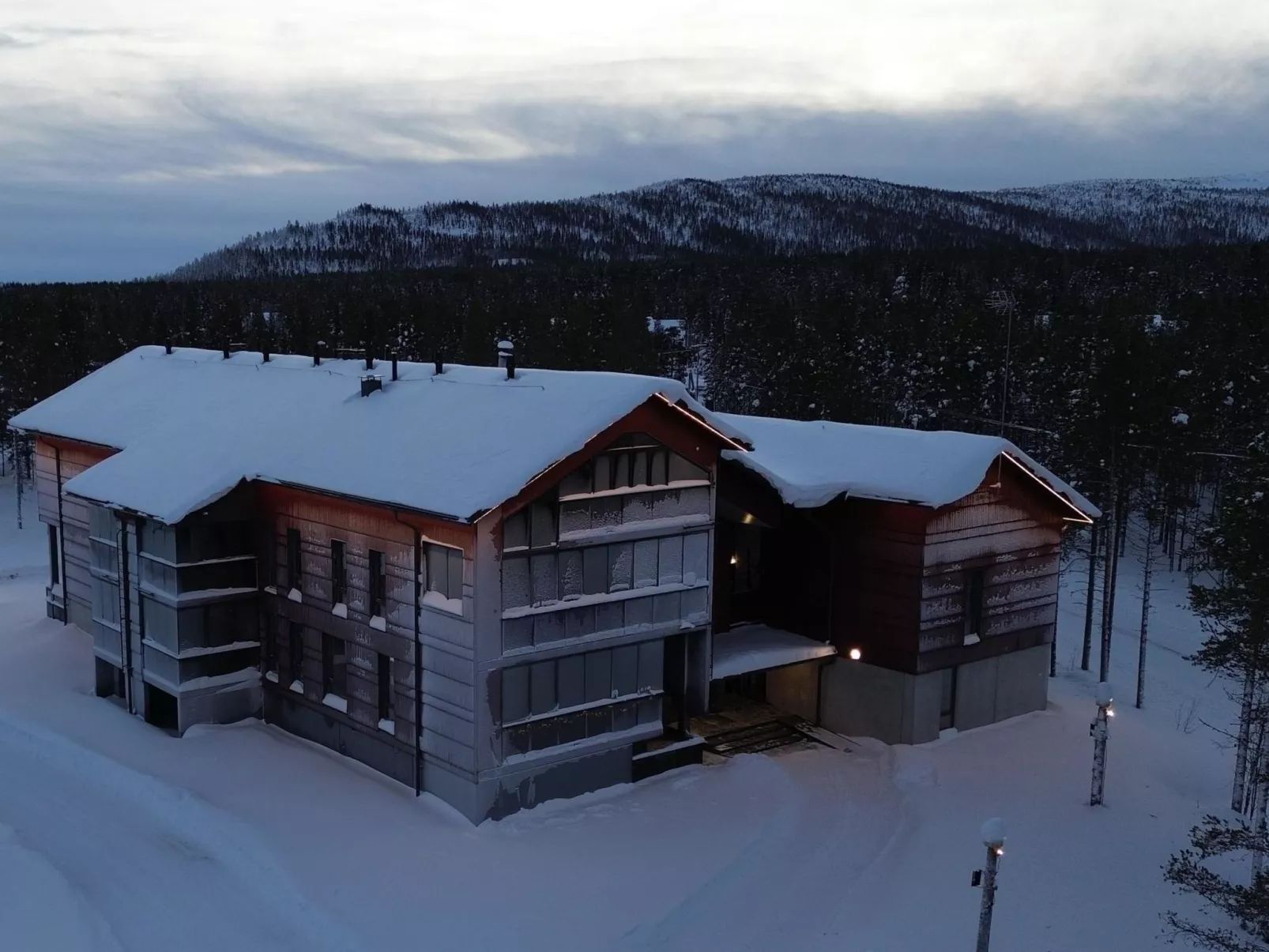 Röllimetsä d 11 - Drinnen