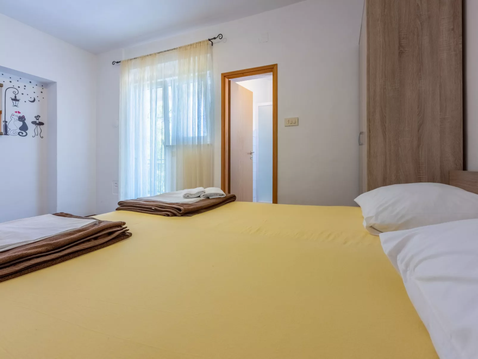 TUSTONJIC SOBA 2 / HR-10793-04 - Inside