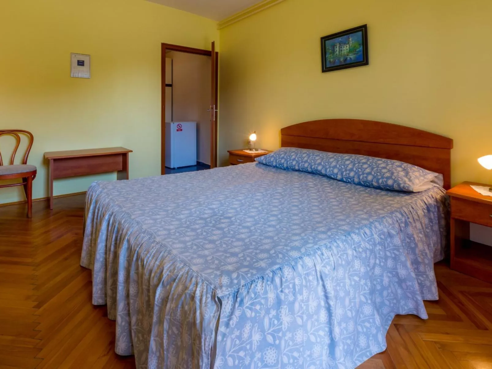 IVANKA 2 / HR-02419-02 - Drinnen