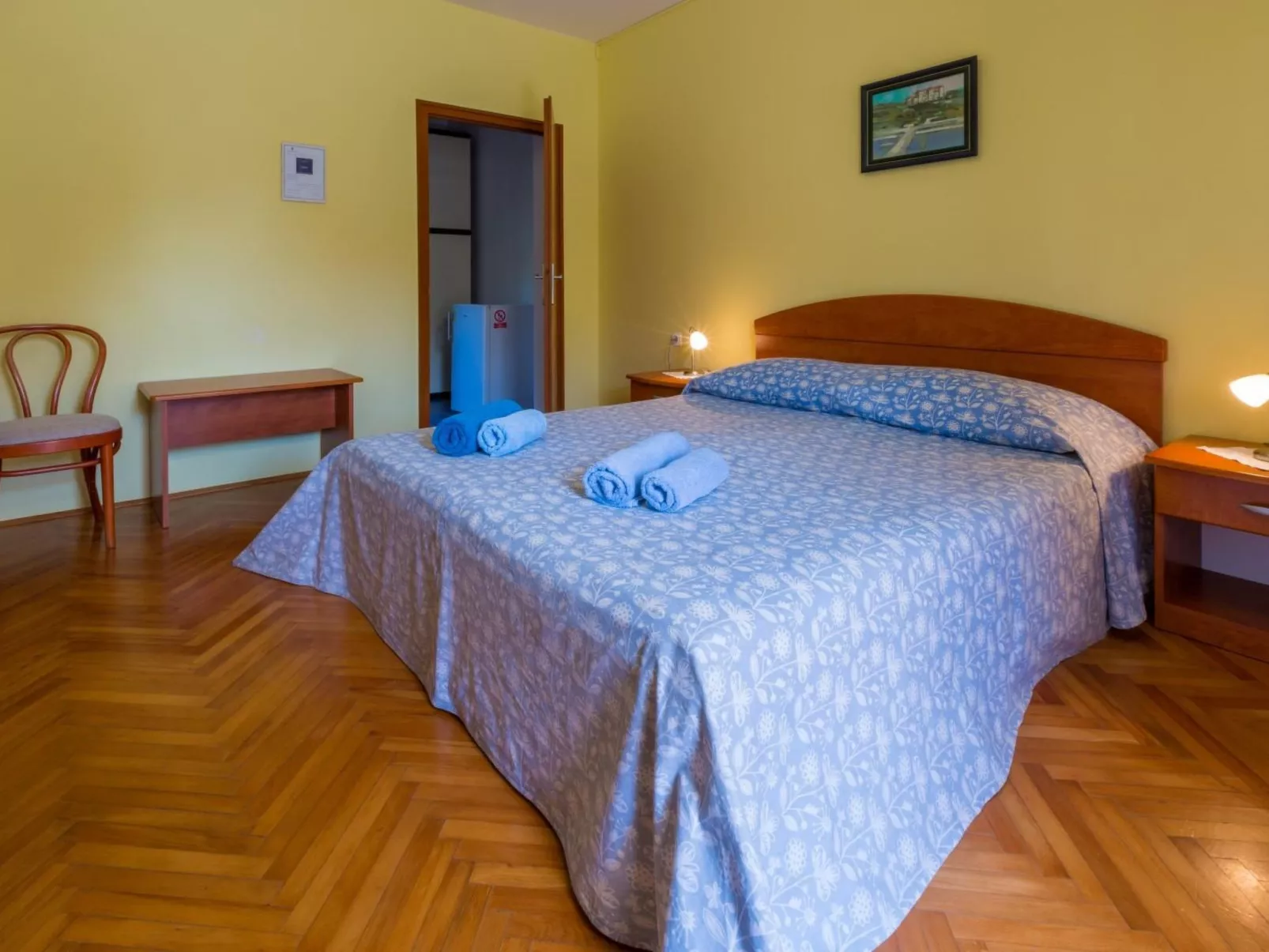 IVANKA 3 / HR-02419-03 - Drinnen